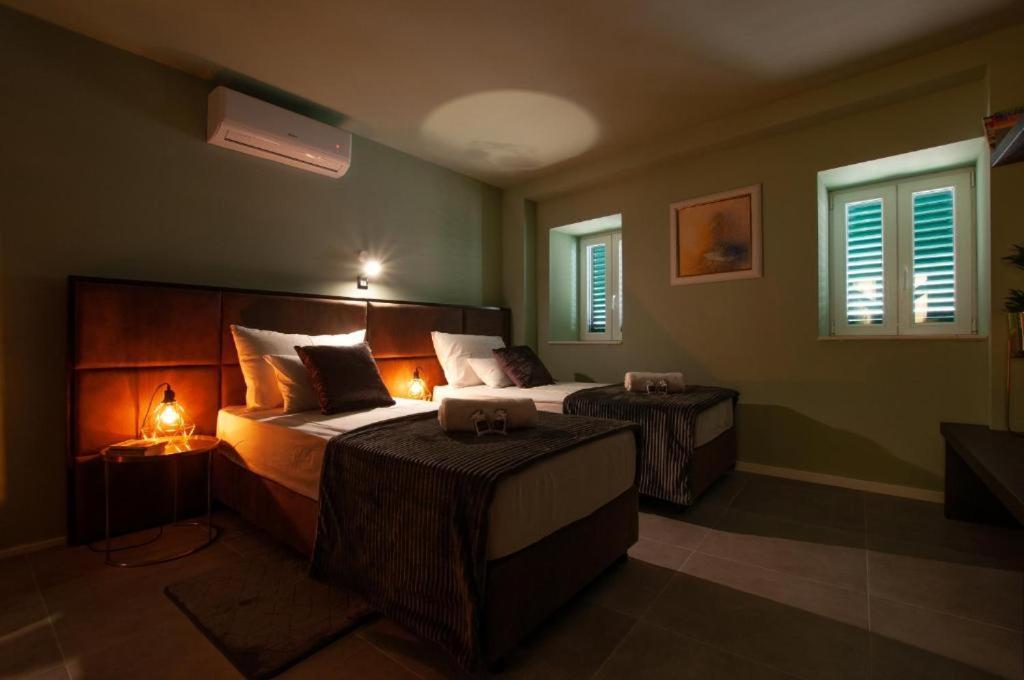X Boutique Marinac Studio Apartments & Rooms 시베니크 외부 사진